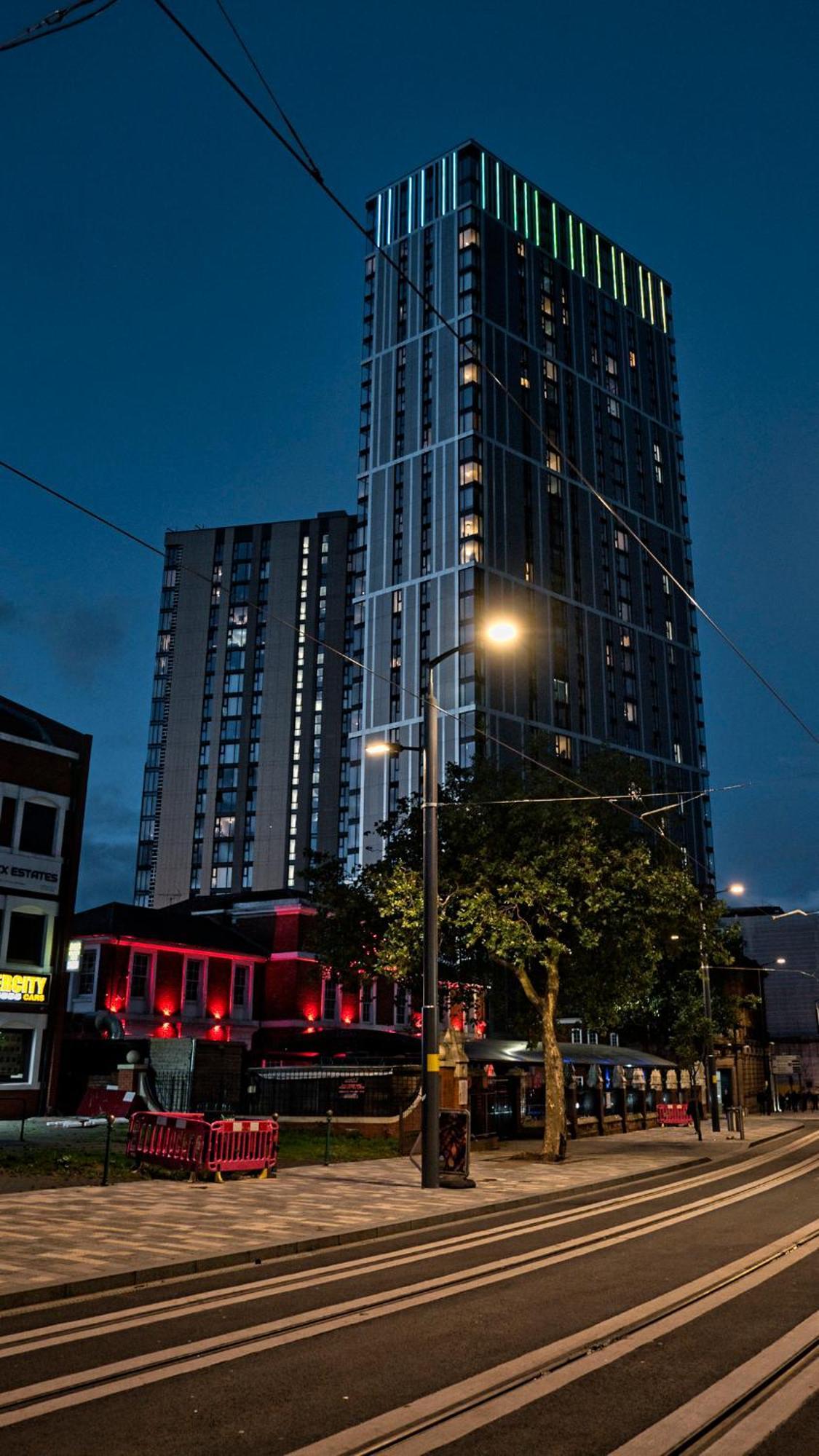 Last-Minute Specials L Book It Now L Sleeps Up To 4 L 2 Bed 2 Bath - Gym - Prime Birmingham Location L Jvt Short Lets Екстериор снимка